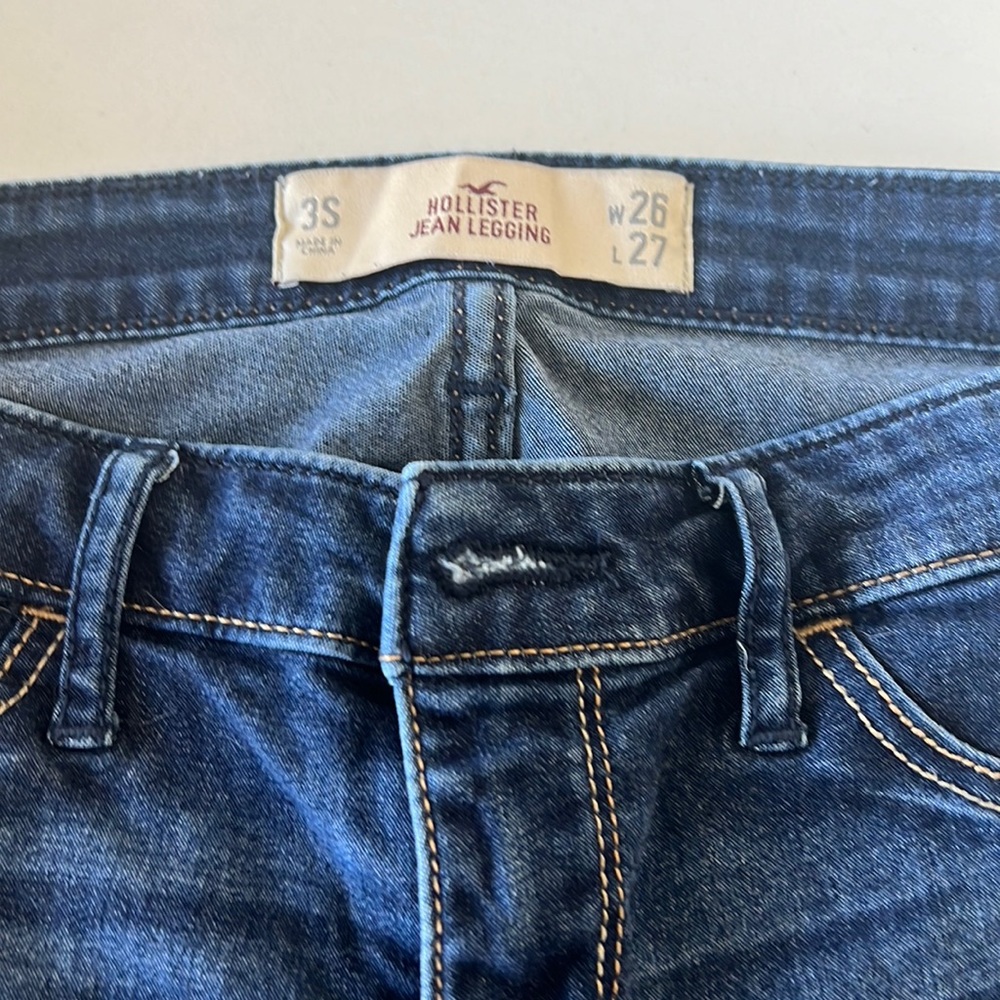 Hollister crop